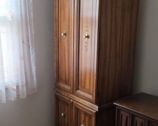 Vintage Singer Sewing Machine Cabinet