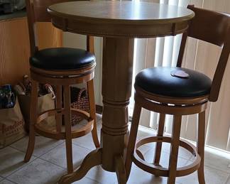Round Pedestal Bar Table Set second image