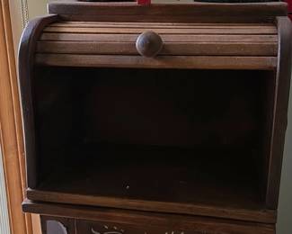 Wooden RollTop Bread Box third image