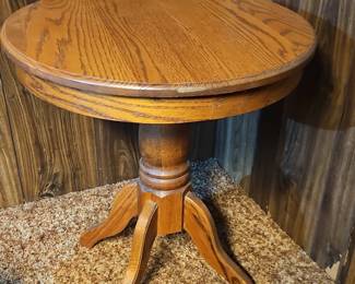 Round Oak Pedestal Side Table