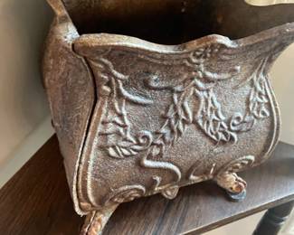 ANTIQUE SUPER HEAVY CAST IRON PLANTER - CRAZY HEAVY 