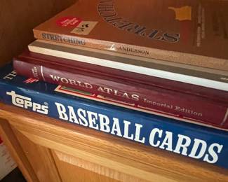 TOPPS BOOK IS RARE !!