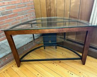15 Modern Glass Top Entertainment Unit