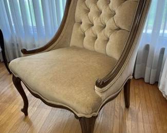 15 Vintage VictorianStyle Walnut Spoon Bach Tufted Velvet Side Chair