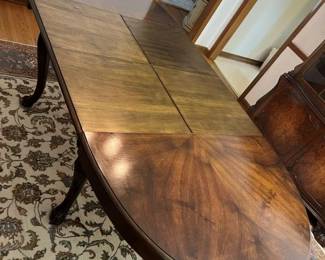 15 Grossmann Co. Antique Butterfly Leaf Dining Table Extended