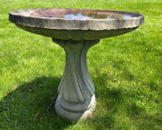 15 Stone Birdbath