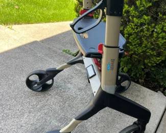15 Access Breeze Rollator Walker