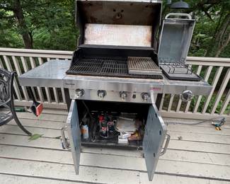 BUY IT NOW! $250.00. Charbroil 4 Burner Infrared Natural Gas/Propane Grill w/Side Burner & Griddle Plate. Call Jan at 314 960-5700.