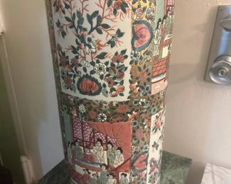 Vintage Chinese Rose Medallion Porcelain Umbrella Stand / Floor Vase.
