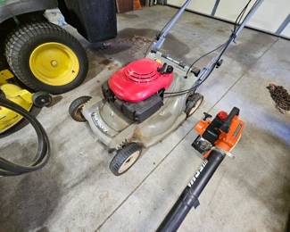Honda rear bagger / Echo leaf blower 