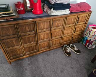 mirrored dresser 