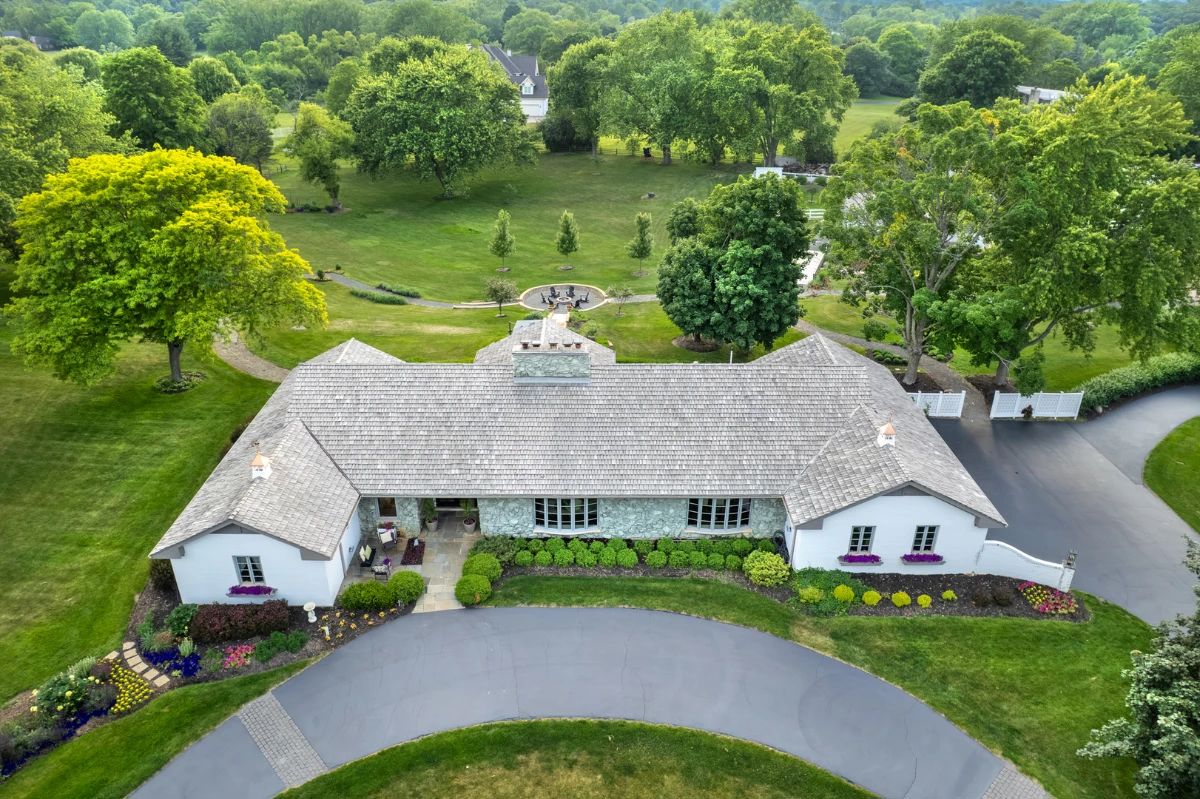 404 Caesar Drive Barrington 