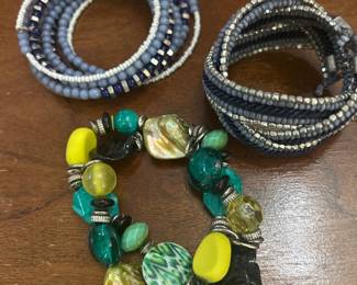 Bracelets 