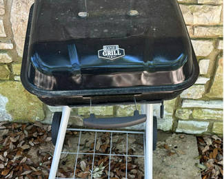 Lot 161: Expert Grill portable charcoal grill on wheeled stand