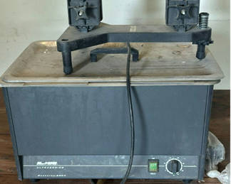 Lot 148: Ultrasonic cleaner with tools and assorted household items