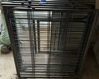 Lot 8: Metal kennel panels and bundled rods