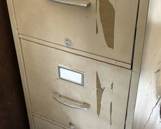 Lot 15: Tall beige metal filing Cabinet