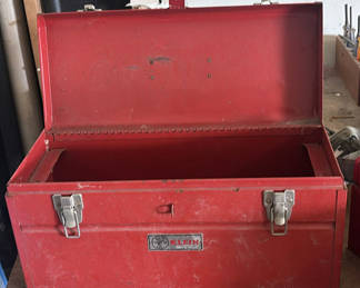 Lot 112: Red metal tool chest with lid and latches