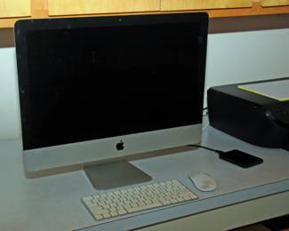 Mac desktop Apple 22" Computer