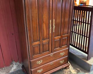 Immaculate Harden Armoire