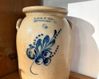 E & L P Norton - Bennington VT | Cobalt Blue Painted Stoneware Crock