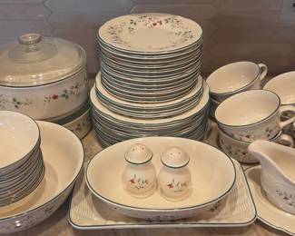 Pfaltzgraff Holiday Floral Stoneware Dinnerware Set with Glass Lid Covered Dish