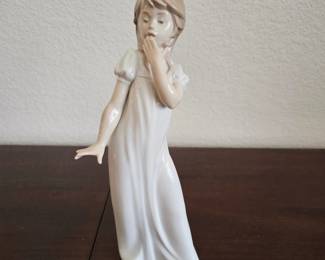 Lladró Porcelain Girl Figurine in Nightgown by Spanish Brand Lladró