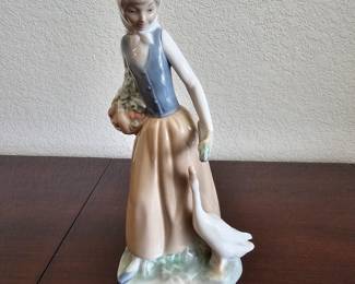 Lladro Porcelain Girl with Basket and Goose Figurine - Elegant Collectible Sculpture