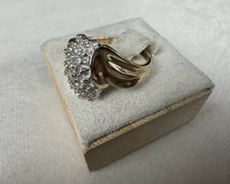 004 10K Gold Diamond Cluster Ring Size 7.5 with 25 Single Cut Diamonds 2.91g