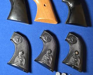 02 Colt Single Action Revolver Grips
