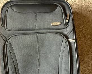 Skyline Luggage Spinner Suitcase second image