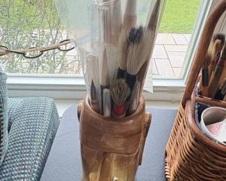 Ceramic Head Brush Holder with Assorted Brushes