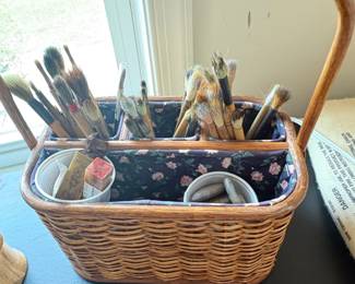 Wicker Art Brush Caddy with Handle
