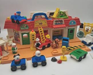 1986 Vintage Little People Fisher Price Mainstreet Toyset Plus Extras