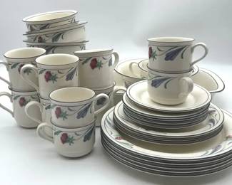 Lenox Chinastone Set Of 34 Poppies On Blue