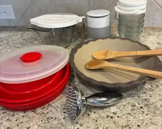 The pampered chef Lot