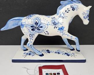 Serenity #12260 1E/0324 Retired Ceramic Trail of Painted Ponies w/ Box