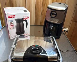 Wolfgang Puck Panini Press, KitchenAid Coffee Maker, Dash Electric Kettle 3 Pc Lot