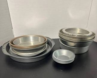 13 Assorted Cake and Pie Pans