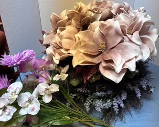 4 Wreaths and Faux Flowers