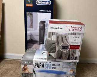 Ceramic Heater, Heated Blanket, And Paraffin Bath, Delonghi, Brookstone, HoMEDICs