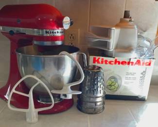 KitchenAid Deluxe Series 4.5 Quart TiltHead Stand Mixer With Stainless Bowl