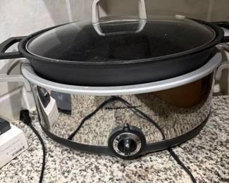 Slow cooker