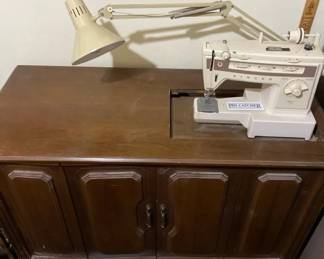 Singer Stylist 834  Sewing Table
