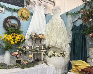 Wedding dress bundle with signs $199