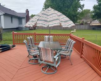 Woodard Patio Table With Chairs And Umbrella