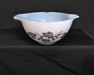 Vintage Pyrex Cinderella Golden Grapes Mixing Bowl