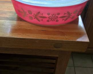 Vintage Pyrex Golden Poinsetta Dish