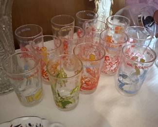 LOONEY TUNES WELCHS JELLY JAR GLASSES