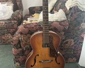 GODIN 5TH AVENUE GUITAR